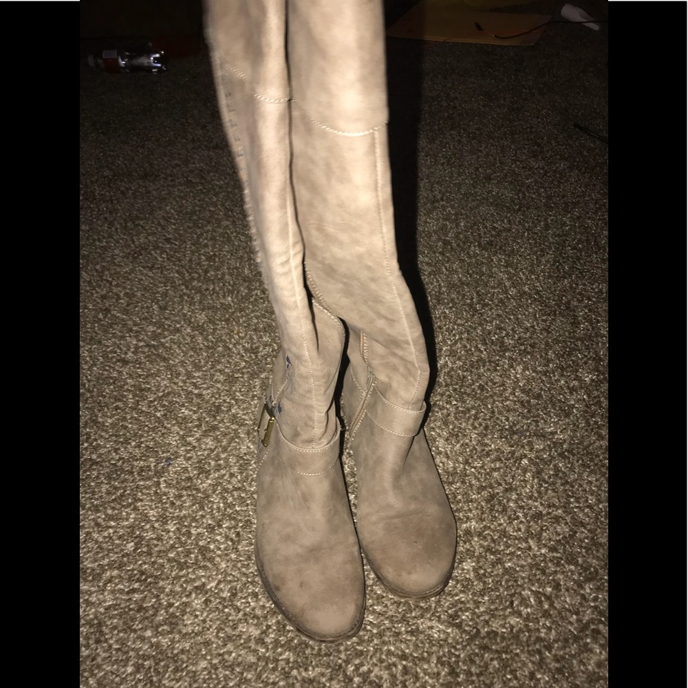 Right below the knee dress boots